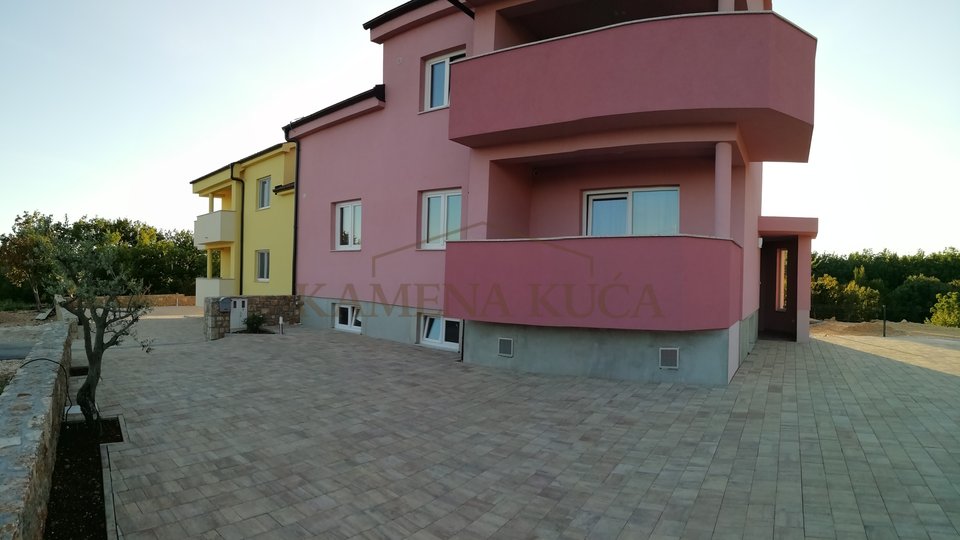 Satarograd - Paklenica National Park, Haus mit 3 Wohnungen,