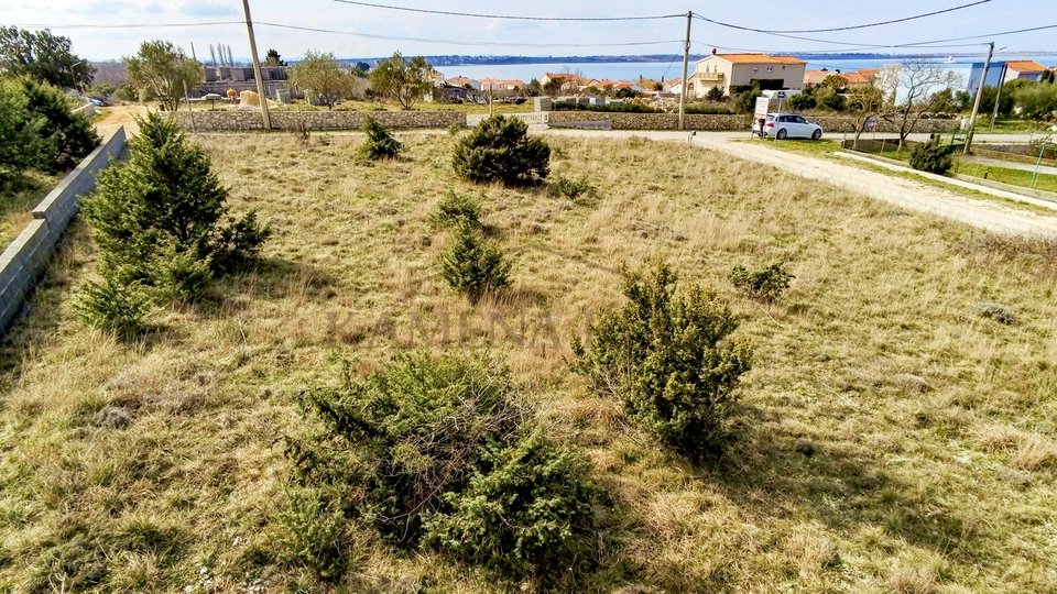 Građevinsko zemljiste* 400m od mora* Vrsi